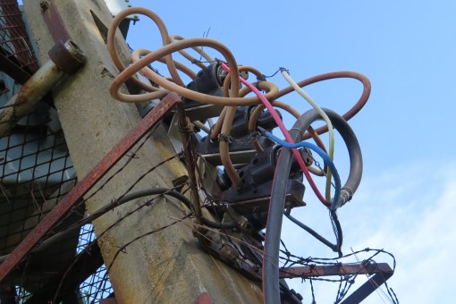 Unconventional wiring I think 